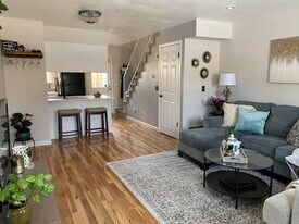 6702 S Independence St in Littleton, CO - Building Photo