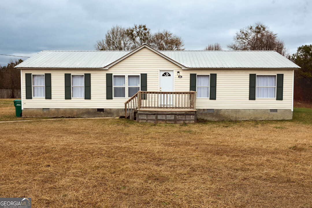 219 Williamsburg Trail in Byron, GA - Building Photo