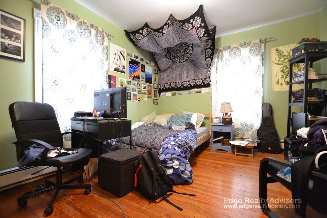 132 Chiswick Rd, Unit 2 in Boston, MA - Foto de edificio