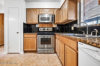 8315 Lone Star Rd in Jacksonville, FL - Building Photo - Building Photo
