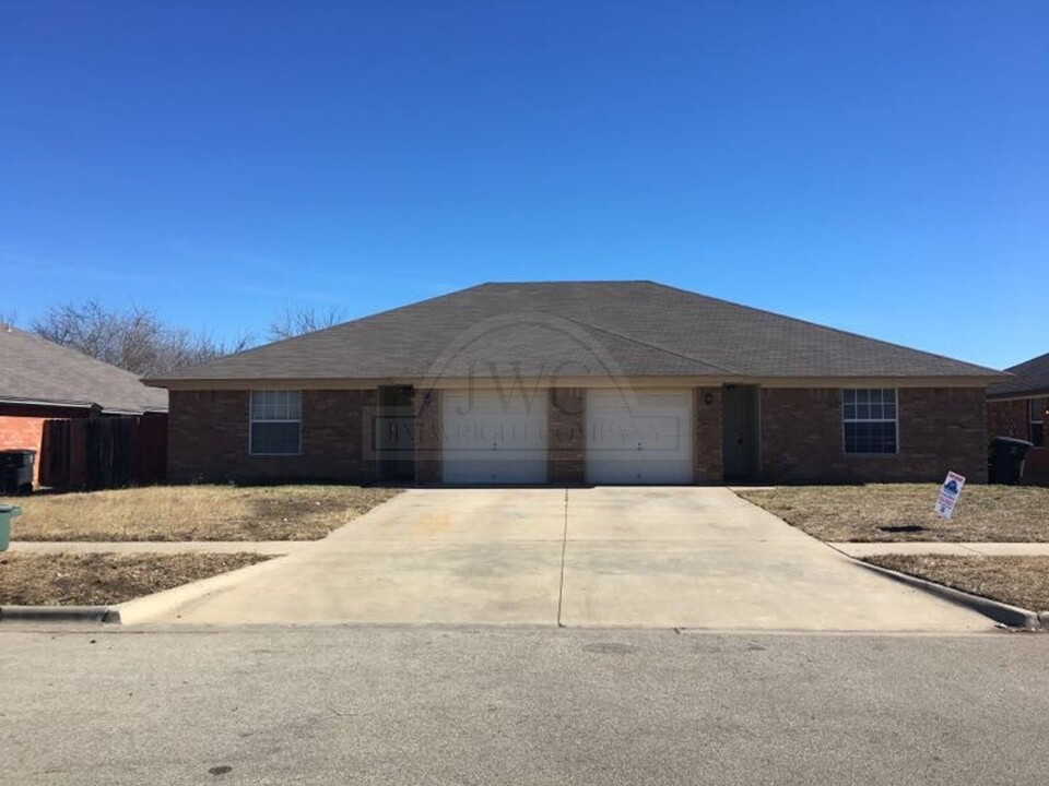 3302 Toledo Dr in Killeen, TX - Building Photo