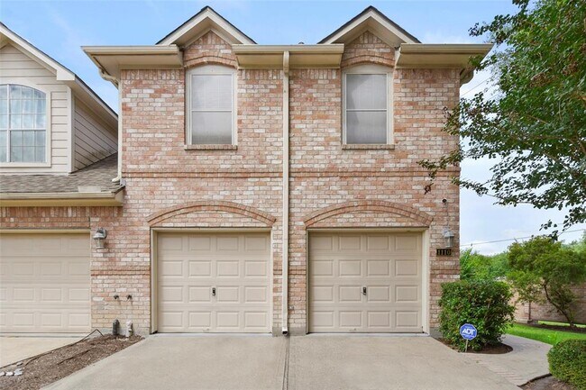 1110 Enclave Square W in Houston, TX - Building Photo - Building Photo