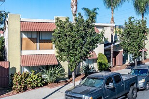 9301 Atlantic Ave in South Gate, CA - Building Photo