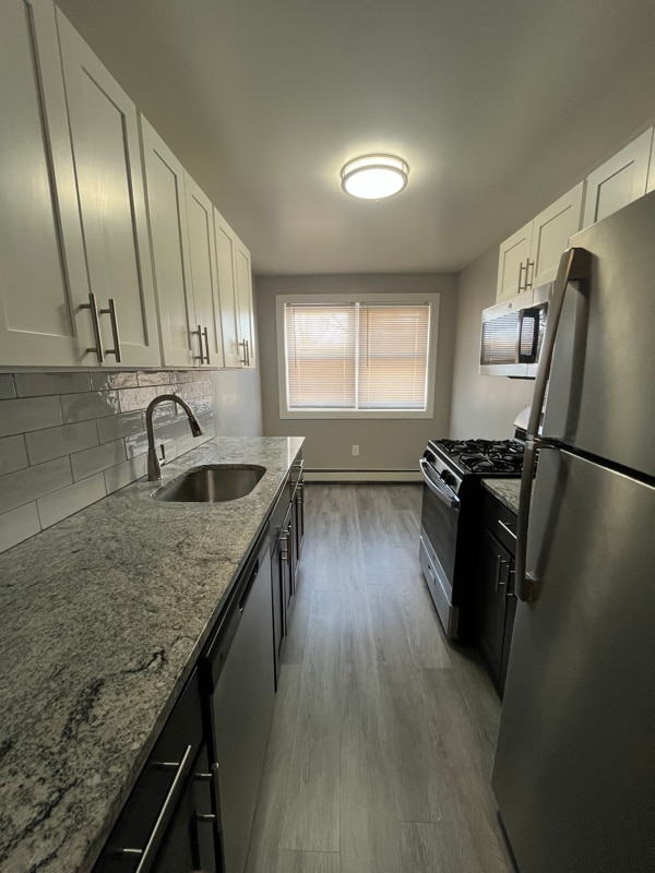 431 Park Ave in Orange, NJ - Foto de edificio - Building Photo