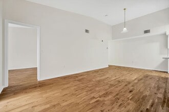 3221 Sabal Palm Manor in Hollywood, FL - Building Photo - Building Photo