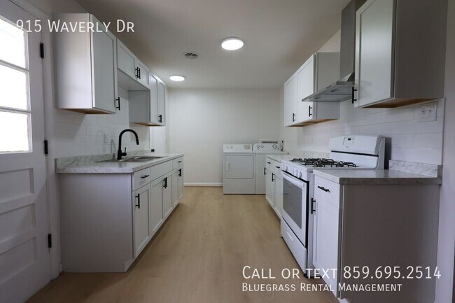 property at 915 Waverly Dr