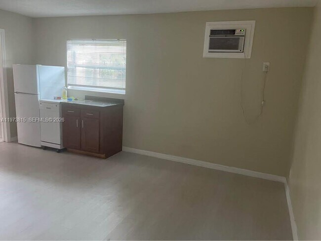 4991 SW 27th Ave in Fort Lauderdale, FL - Building Photo - Building Photo