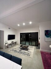 3003 Birdwood Cir in Austin, TX - Foto de edificio - Building Photo