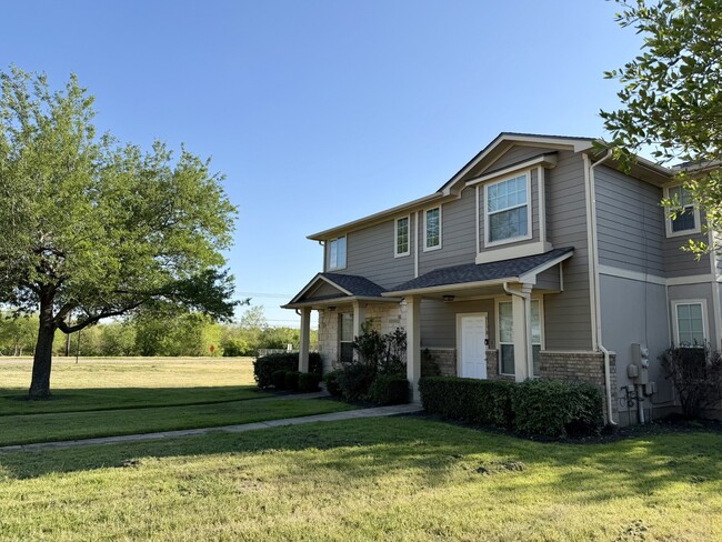 917 Sebastian Bend, Unit B in Pflugerville, TX - Building Photo - Building Photo