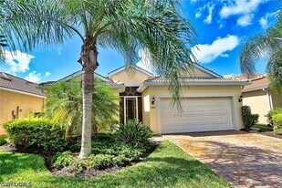 8484 Benelli Ct in Naples, FL - Building Photo