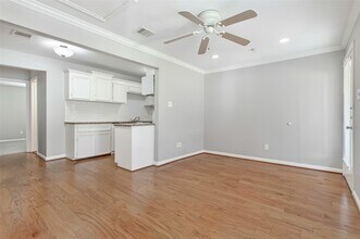 4931 Junius St, Unit 8 in Dallas, TX - Building Photo - Building Photo