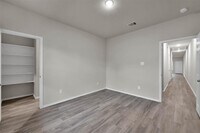 417 E Avenue G photo'