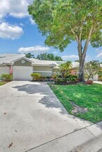 2433 SW Foxpoint Trail in Palm City, FL - Building Photo - Building Photo