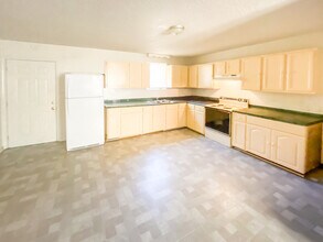 3011 Belmont Ave in Hopewell, VA - Building Photo - Building Photo