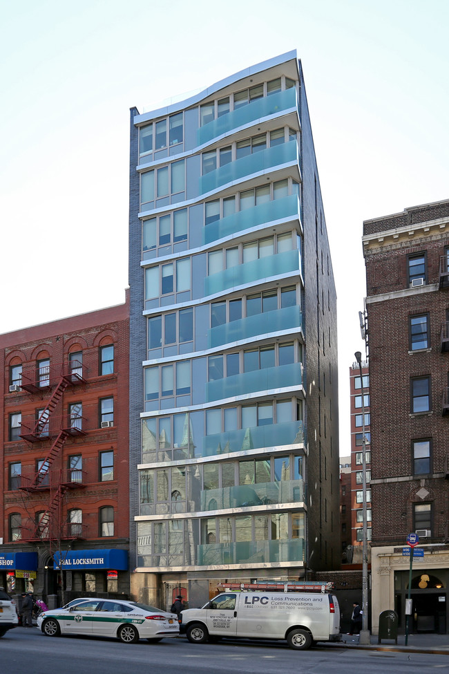 210 W 96th St in New York, NY - Building Photo - Primary Photo