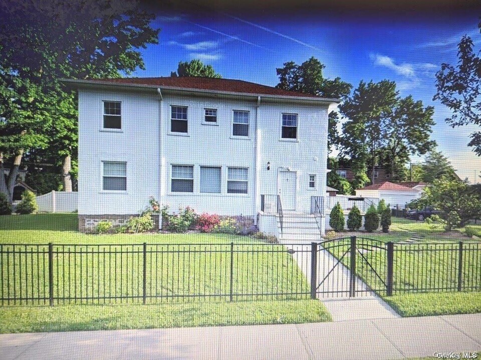471 Webster Ave in New Rochelle, NY - Foto de edificio