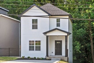 945 Cumberland Dr in Clarksville, TN - Building Photo - Building Photo
