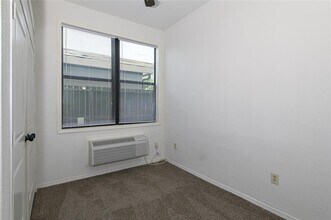 4705 Lyons Ave in Houston, TX - Building Photo - Building Photo