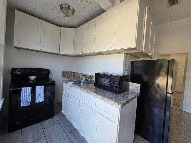 property at 301 S 7th St