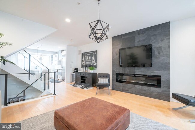 property at 623 N Bodine St