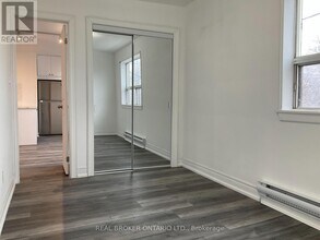 2209 Gerrard St E in Toronto, ON - Building Photo - Building Photo