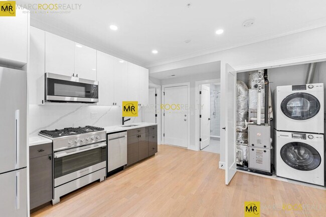 531 Newbury St in Boston, MA - Building Photo - Building Photo