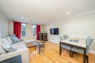 812 Grand St in Hoboken, NJ - Building Photo - Building Photo