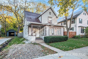 62 Grand Ave NE in Grand Rapids, MI - Building Photo