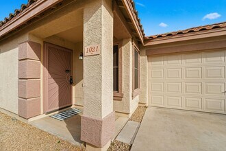 1021 S Bogle Ct in Chandler, AZ - Building Photo - Building Photo