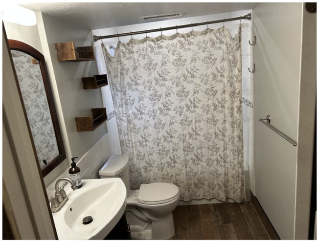 2229 E Sego Lily Dr in Sandy, UT - Building Photo - Building Photo