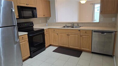 3005 Palmetto Oak Dr in Ft. Myers, FL - Building Photo - Building Photo