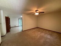 358 Bradley Woods Ct NW photo'