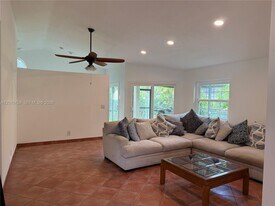 1407 Seagrape Cir in Weston, FL - Building Photo