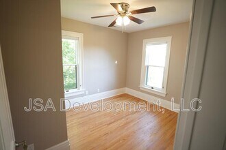 519 E 3rd St in Waterloo, IA - Building Photo - Building Photo