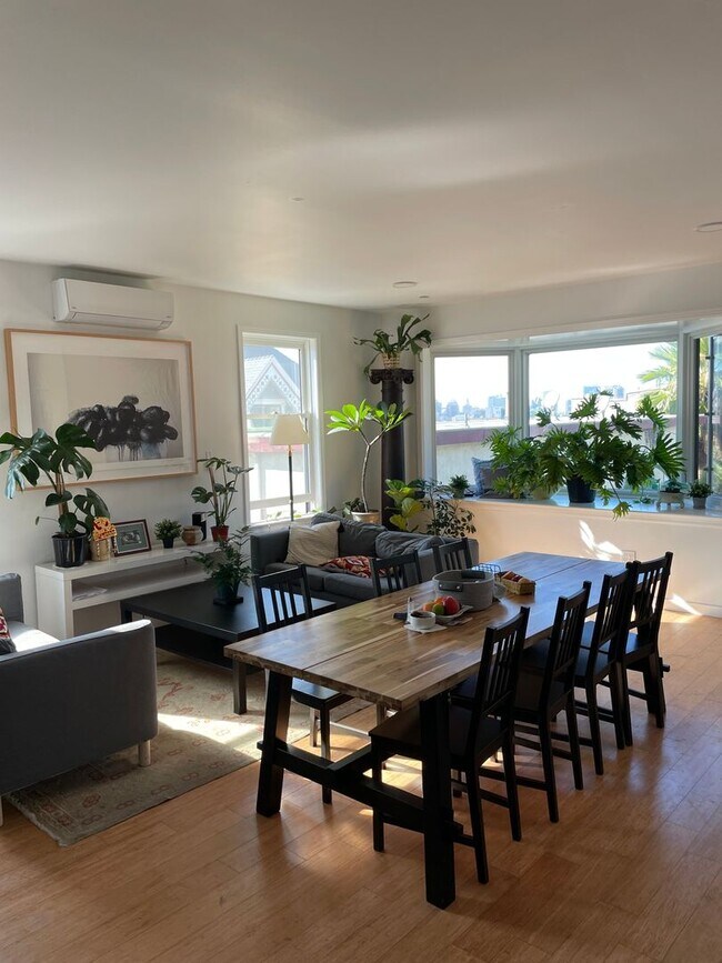 2318 9th Ave in Oakland, CA - Building Photo - Building Photo