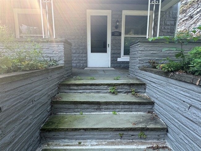 325 Riverside Dr in Binghamton, NY - Building Photo - Building Photo