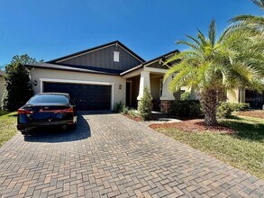 10143 Count Fleet Dr in Ruskin, FL - Building Photo - Building Photo