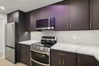 5150 S Creston St, Unit #1 in Seattle, WA - Building Photo - Building Photo