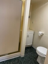 663 SE Parrott St in Roseburg, OR - Building Photo - Building Photo