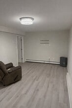 4 Brenda Ln in Manorville, NY - Building Photo - Building Photo