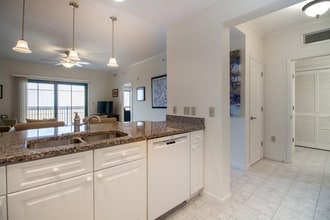 121 N Monroe St in Tallahassee, FL - Foto de edificio - Building Photo