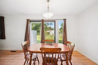 52 Jefferson Oval in Yorktown Heights, NY - Building Photo - Building Photo