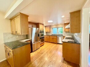 1855 Limetree Ln in Mountain View, CA - Building Photo - Building Photo