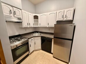 135 W 130th St in New York, NY - Foto de edificio - Building Photo