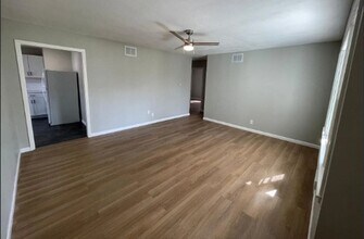 3114 S Fern St in Wichita, KS - Building Photo - Building Photo