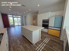 120 Rondo in Irvine, CA - Building Photo - Building Photo