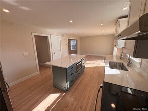 91 17th St in Wading River, NY - Building Photo - Building Photo