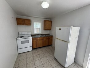 161 S Floral St in Stephenville, TX - Building Photo - Building Photo