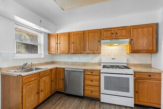 500 N Elizabeth Ave in Ferguson, MO - Building Photo - Building Photo