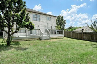 2801 Adelen Ln in Round Rock, TX - Foto de edificio - Building Photo